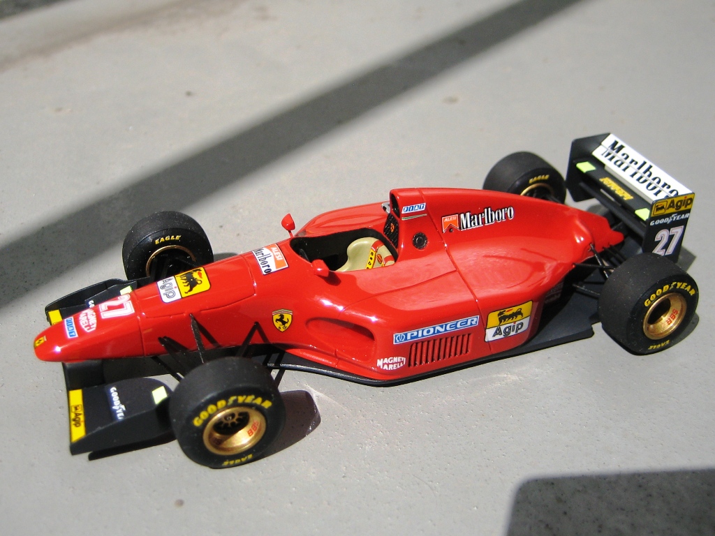 Ferrari 412 T1 Jean Alesi 1:43 embalaje original 